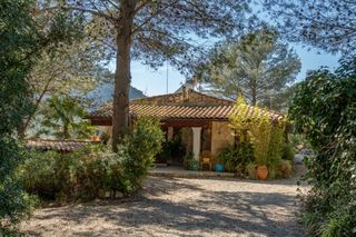 Haus in Castell de Castells. Excepcional finca autosuficiente con piscina, alojamiento para i