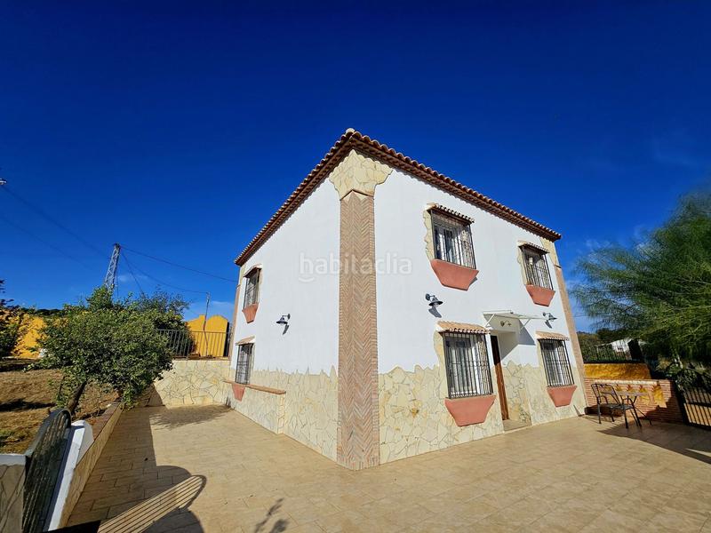 Foto 4f7573a6-33cd-45f3-badd-fbf16371d5d7. Chalet in Coín