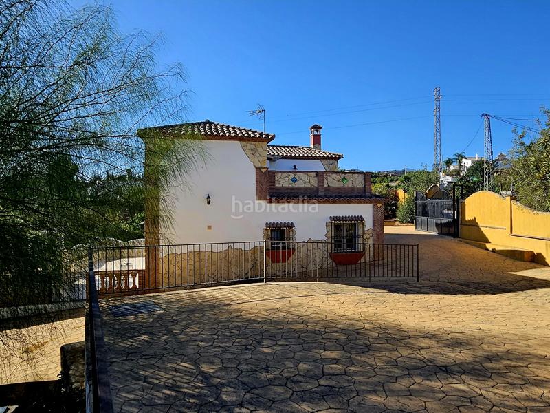 Foto e52bd276-55c8-40e9-b0ee-a64e02e03999. Chalet in Coín