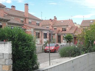 Casa bifamiliare  Calle castilla 1. Chalet pareado en venta en calle castilla - ávila.