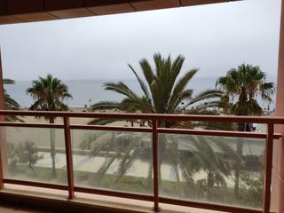 Rent Flat  Calle pacífico. Lujo en primera línea de playa