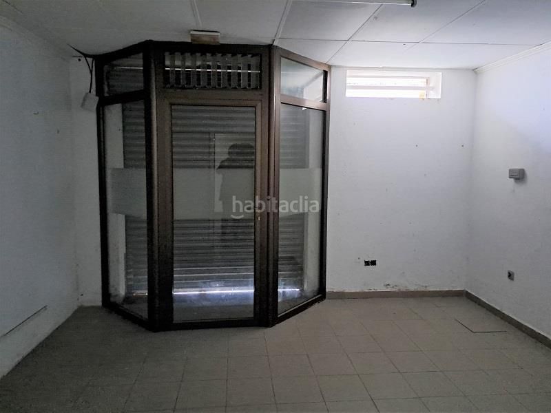 Foto d16a42c7-047a-4f18-a617-b1251d655b76. Local comercial a Creu de la Mà Figueres