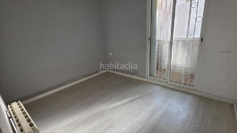 Foto 370484d0-e9e5-41ae-a8ee-68a4ba1348ad. Pis a Raval Barcelona