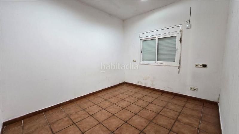 Foto 629a12c5-bfb2-40f1-8b42-3333c5529202. Casa aparellada a El Pedró Cornellà de Llobregat