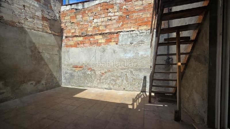 Foto 6a24968e-edc8-4790-9937-7c0a3743ee98. Casa aparellada a El Pedró Cornellà de Llobregat