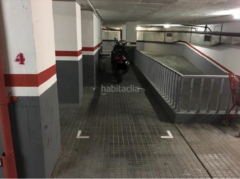 Foto 2faaea90-f812-4af2-bc7e-59168b1ad0ce. Parking voiture dans Barri de les Corts Barcelona