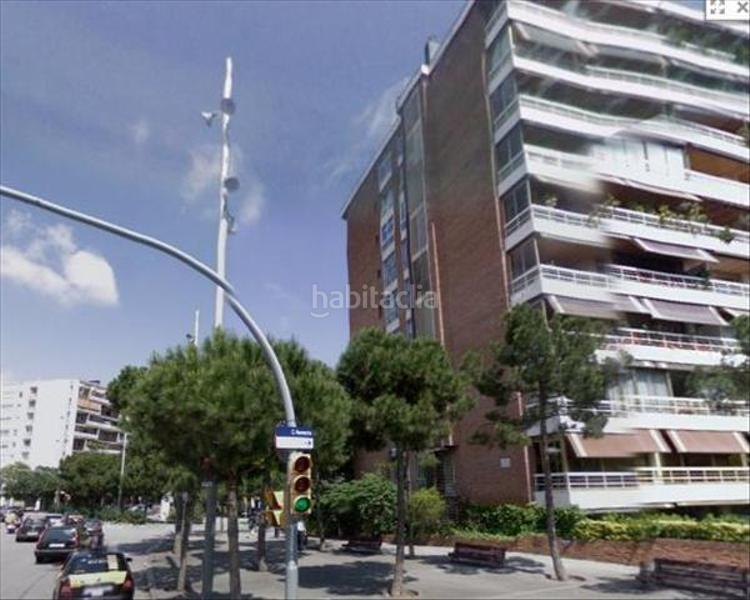 Foto ef531da8-8914-4e0b-a741-a0ae15392488. Parking voiture dans Barri de les Corts Barcelona