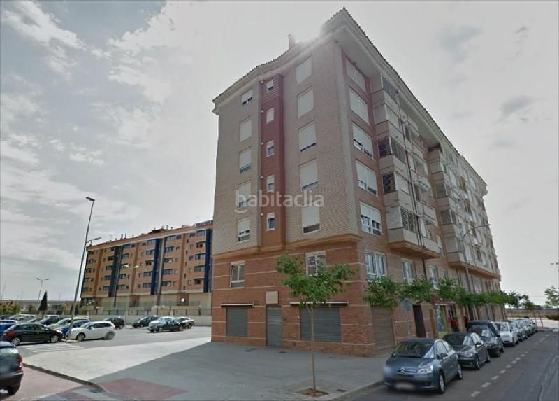 Foto b73b9b7c-a7fb-4b3a-9031-f7df20bbc4b9. Aparcament cotxe a Piscinas Villarreal / Vila - real