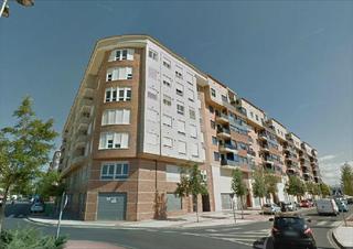 Aparcament cotxe a Piscinas