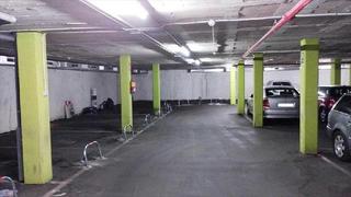 Parking coche en Raval