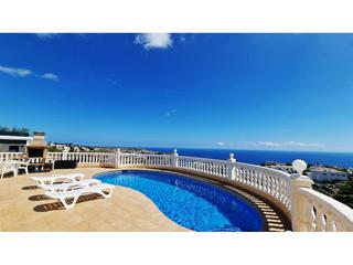 Chalet  Lirios. Villa de excepcin en cumbre del sol  vistas panormicas al mar