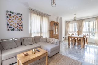 Lloguer Casa aparellada a Lancha del Genil. Espectacular casa en alquiler con terraza y garaje a pocos minut