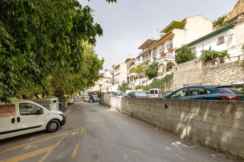 Foto b72127df-2037-4b57-a392-0dbf6f278b8b. Casa bifamiliare in calle arriba 27 in Pinos Genil