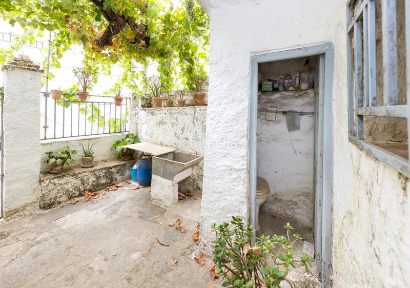 Foto ce731382-80c2-42d7-8198-840fdeee043d. Casa bifamiliare in calle arriba 27 in Pinos Genil