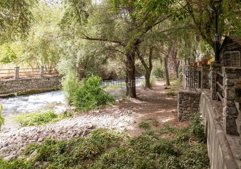 Foto f93eb484-edbc-4486-a93f-4e9823d0842a. Casa bifamiliare in calle arriba 27 in Pinos Genil