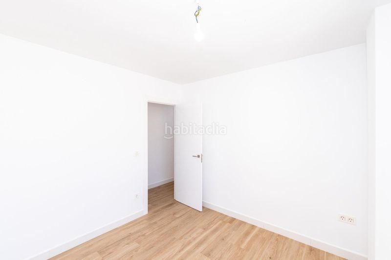 Foto 9fb06803-c7d3-4ddb-8c18-c73074bed9e3. Ático en avenida avenida madrid 43 gran ático reformado de cuatro dormitorios con magnífica terraza en Granada