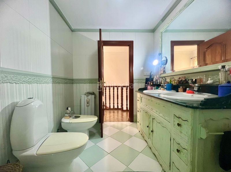 Foto ff27c8b7-b7c1-4a1d-8f3e-6cef25f74d0d. Casa con riscaldamento parcheggio in Barrio de Zaidín Granada