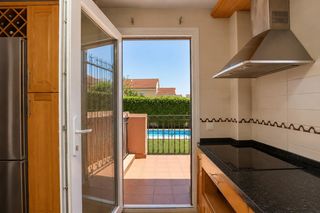 Chalet in Padul. Magnífico pareado en urb. el puntal, padul