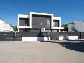 Casa a Requesens. Nueva casa de estilo moderno en venta empuriabrava  i