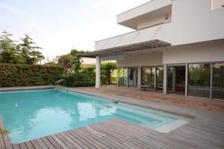 Casa a Empuries a. Espectacular villa con amarre de 48metros antes de los puentes e