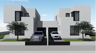 Casa a Norfeu. Casa en construcción de estilo moderno al canal a la venta en em