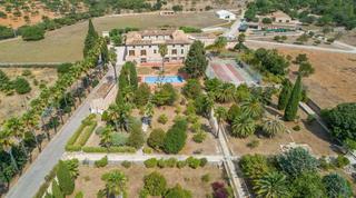 Maison à Crta.ma 1110. Casa señorial con 84 habitaciones, piscina y parque cerca de val