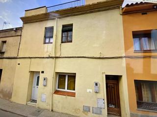 Haus  Girona 13. Casa adosada a la venta en caldes de malavella, ideal para inver