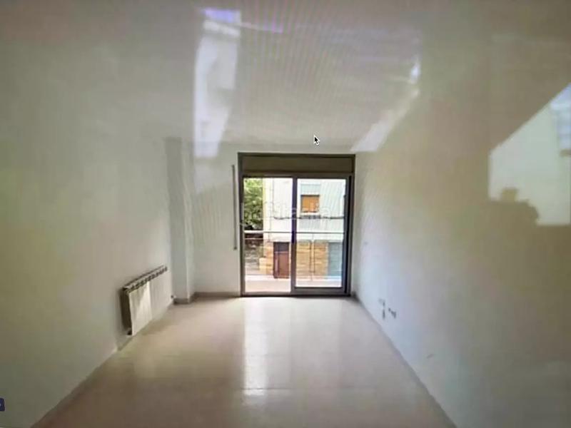 Foto 7e740c82-0e35-4296-a08d-85c935e4dc76. Piso en montseny 56 piso con ocupas en venta en calle montseny, gerona en Girona