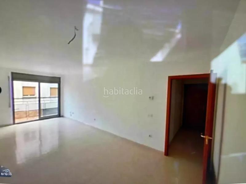 Foto d3b27ed6-1b0f-4b5c-b6e6-1461d5c08193. Piso en montseny 56 piso con ocupas en venta en calle montseny, gerona en Girona