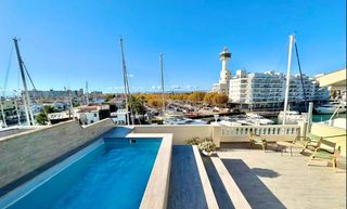 Pis  Caballito de mar. Dúplex exclusivo con piscina privada en empuriabrava  oportunida