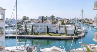 Casa  Caballito de mar. Propiedad exclusiva con amarre de 10 x 3,5 m en ubicación privil