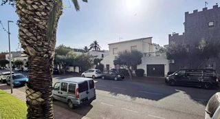 Pis  Pataya. Bonito apartamento reformado en venta en empuriabrava