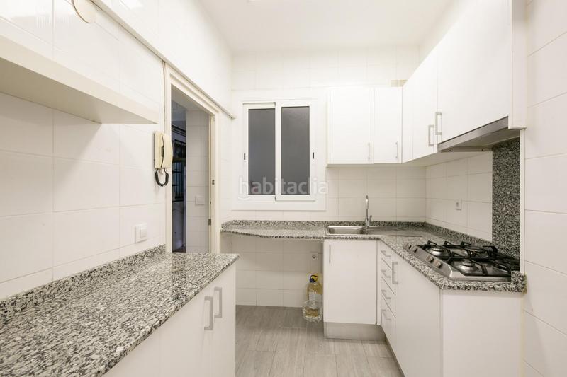 Foto 1126f27b-5a09-498e-8dd4-95eeba799e9a. Piso adoshomes presenta en exclusiva esta planta baja con jardín de 108m2 con gran potencial en una de las zonas más exclusivas de barc en Barcelona