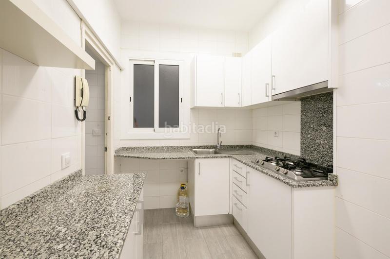 Foto 1c7f454a-aa92-44de-ae9c-cc8a261dadce. Piso adoshomes presenta en exclusiva esta planta baja con jardín de 108m2 con gran potencial en una de las zonas más exclusivas de barc en Barcelona
