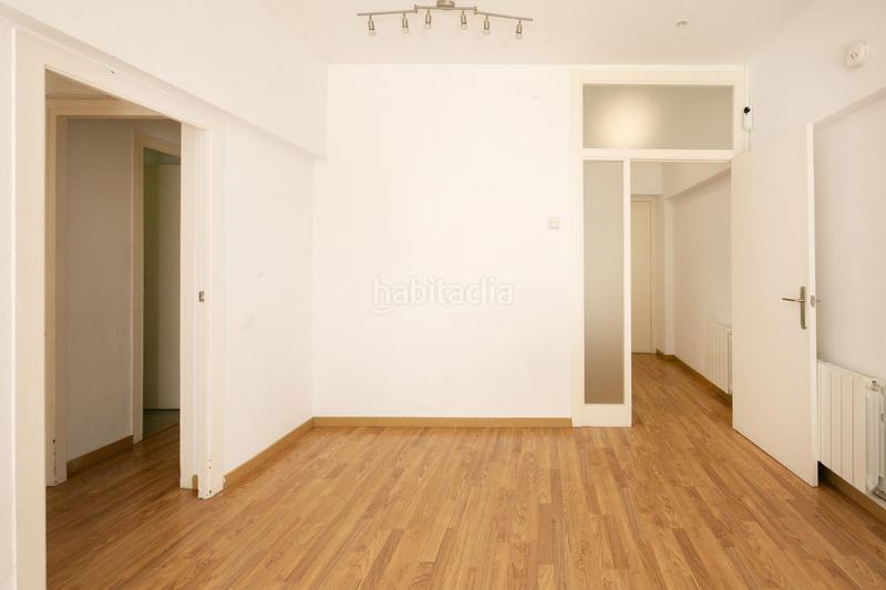 Foto 3857a78e-d5a3-470f-88f9-83d9e592c865. Piso adoshomes presenta en exclusiva esta planta baja con jardín de 108m2 con gran potencial en una de las zonas más exclusivas de barc en Barcelona