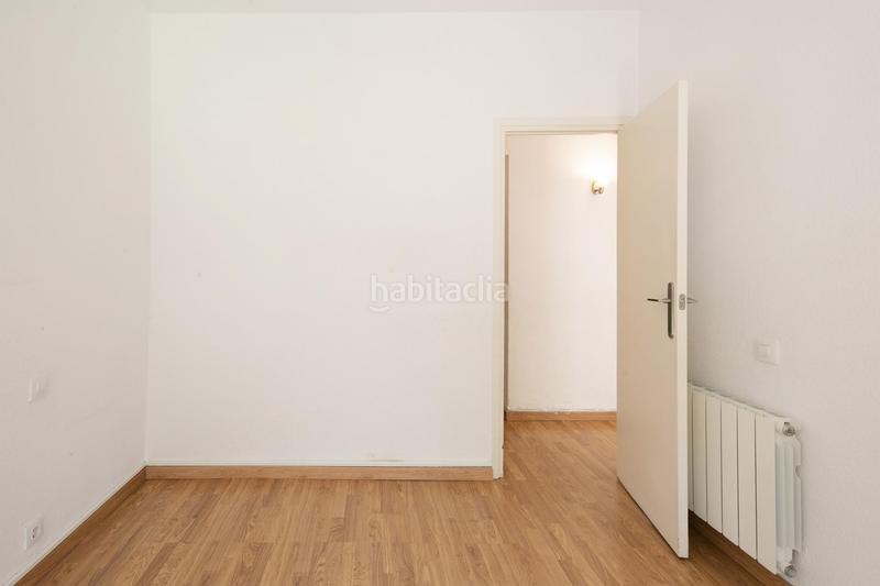 Foto 6a6ccb89-b03d-4f94-b3df-5491a3855f42. Piso adoshomes presenta en exclusiva esta planta baja con jardín de 108m2 con gran potencial en una de las zonas más exclusivas de barc en Barcelona