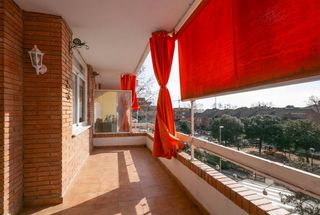 Apartament  307. Tercer piso a la venta con piscina en montmar bajo