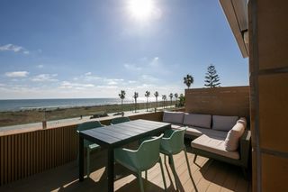 Location Maison jumelée  Marítim. Casa esquinera con vistas al mar en la pineda castelldefels, ide