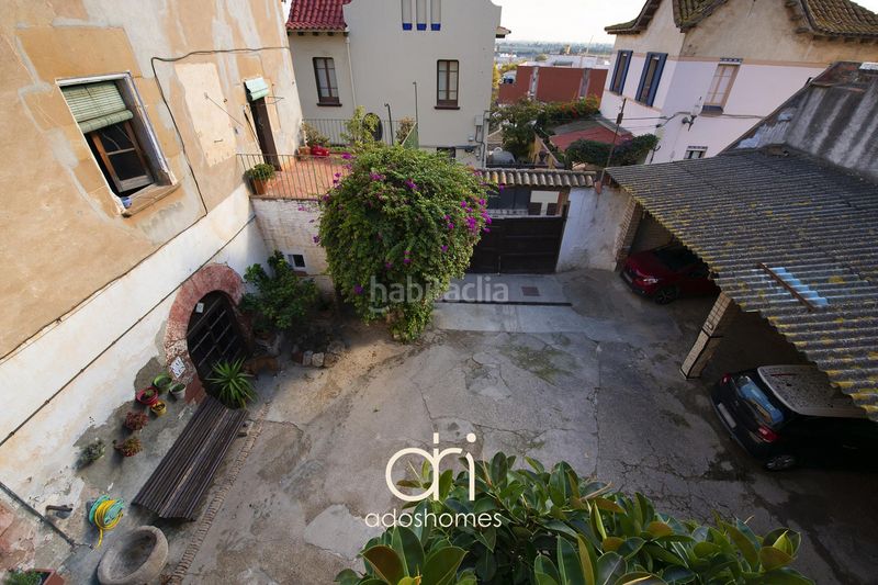 Foto f3e2da7a-5052-4917-9bab-1b420350669f. Masia amb aparcament a Centre Sant Boi de Llobregat