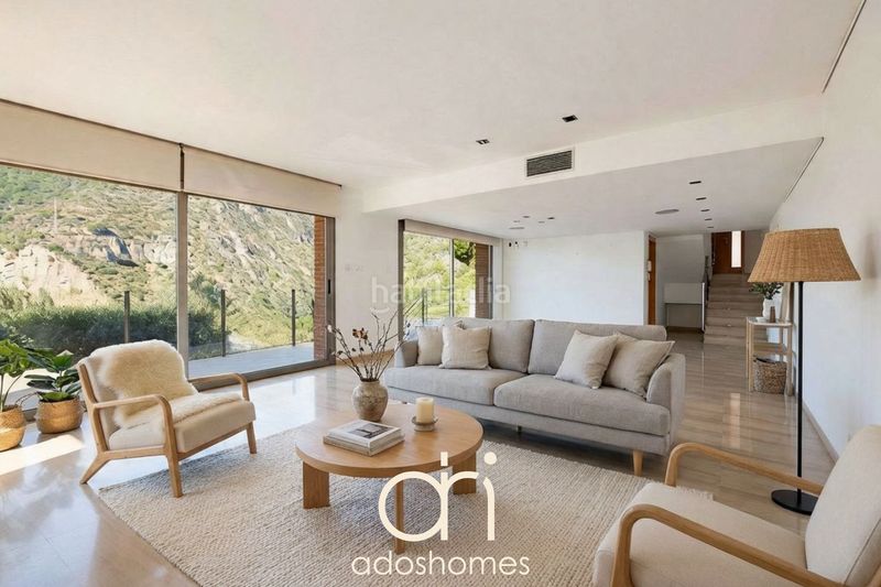 Foto 041641ba-8758-40d6-b558-ef12fe2b6a9f. Casa con riscaldamento parcheggio piscina in les botigues de Sitges Sitges