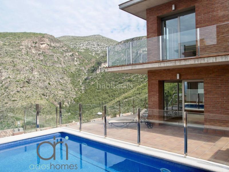 Foto 3a096cf7-7afb-4539-88b2-f9d969c52068. Casa amb calefacció aparcament piscina a les botigues de Sitges Sitges