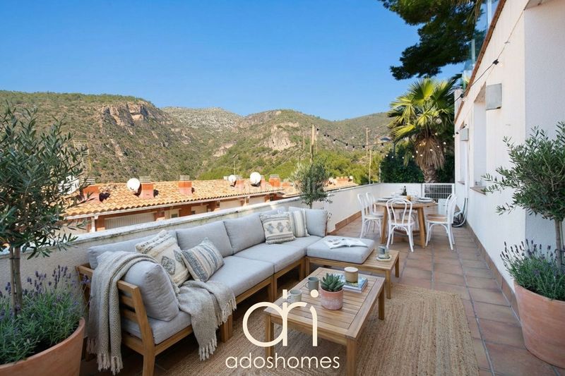 Foto 40d8100b-faff-41f8-8b37-b5ed39526ac7. Casa con riscaldamento parcheggio piscina in les botigues de Sitges Sitges