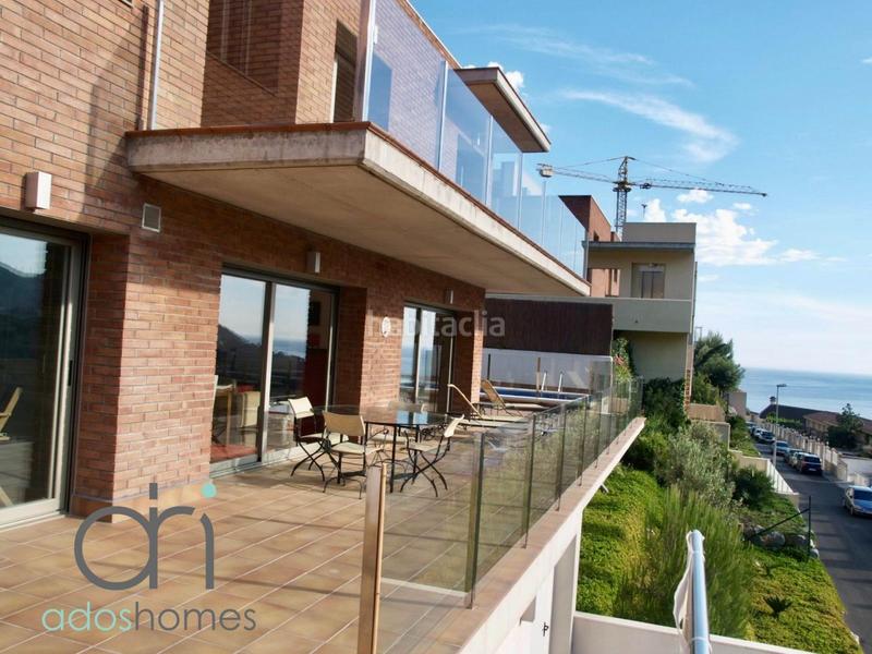 Foto 43c1f447-a2f9-4ba9-931a-136d532fe638. Casa amb calefacció aparcament piscina a les botigues de Sitges Sitges