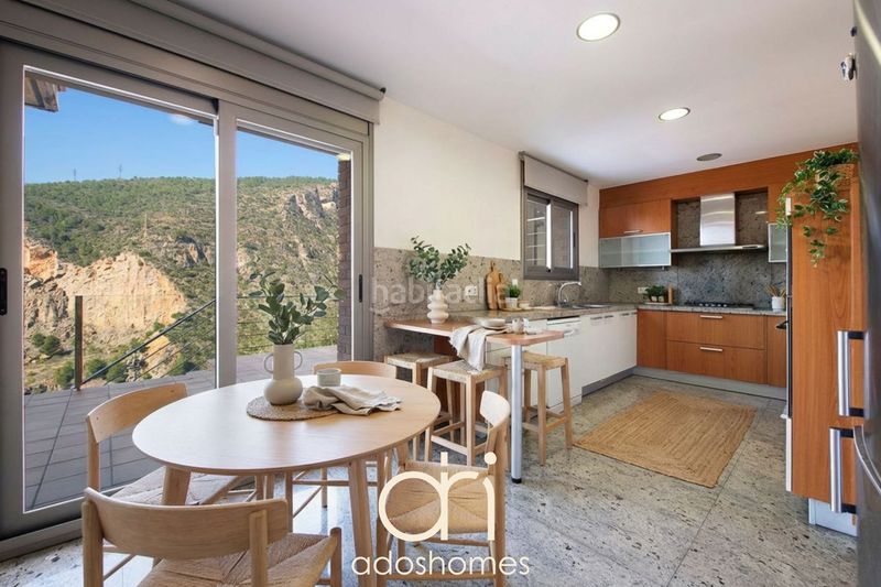 Foto 5cefe0a7-72d5-4788-98d1-06bf2e598fbb. Casa con riscaldamento parcheggio piscina in les botigues de Sitges Sitges