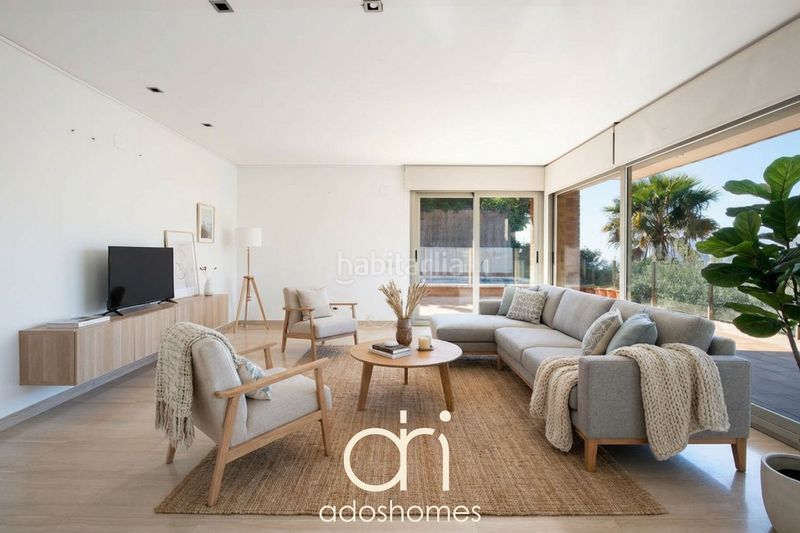 Foto 6732df8a-5b3a-441f-a8c6-d3a902effbe5. Casa con riscaldamento parcheggio piscina in les botigues de Sitges Sitges