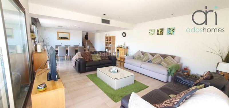 Foto a6baeb8d-ec1f-4827-9717-7eb580fff35d. Casa amb calefacció aparcament piscina a les botigues de Sitges Sitges