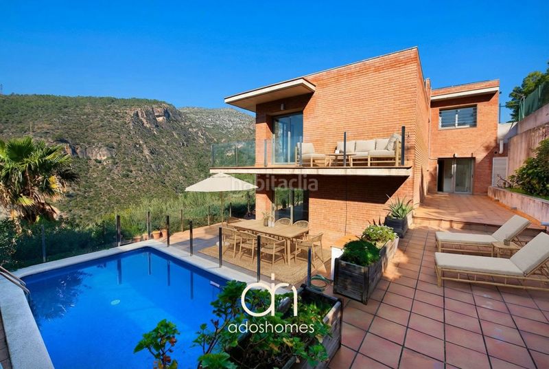 Foto d4f23326-4014-42b4-be40-de925bbcb829. Casa con riscaldamento parcheggio piscina in les botigues de Sitges Sitges