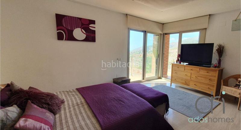 Foto f1afc10d-f0f1-4f4d-b765-90864eb69ed6. Casa amb calefacció aparcament piscina a les botigues de Sitges Sitges