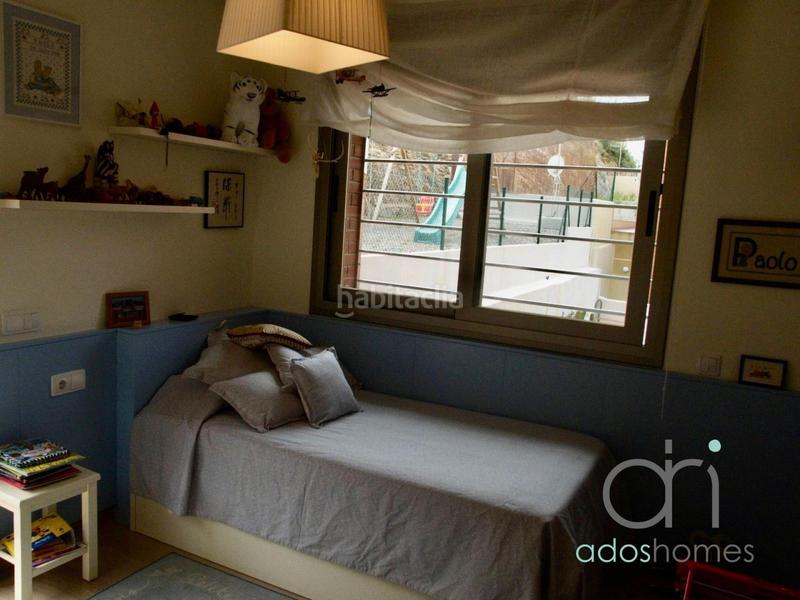 Foto f545e2d0-fdf3-4cad-984c-3217b38b8a3e. Casa amb calefacció aparcament piscina a les botigues de Sitges Sitges