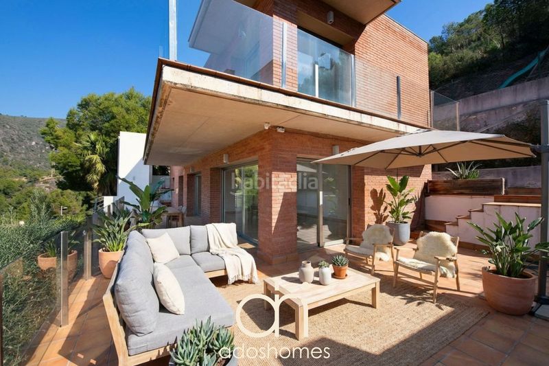 Foto f8fbe843-1709-4b1b-8f01-d12267d00f94. Casa con riscaldamento parcheggio piscina in les botigues de Sitges Sitges